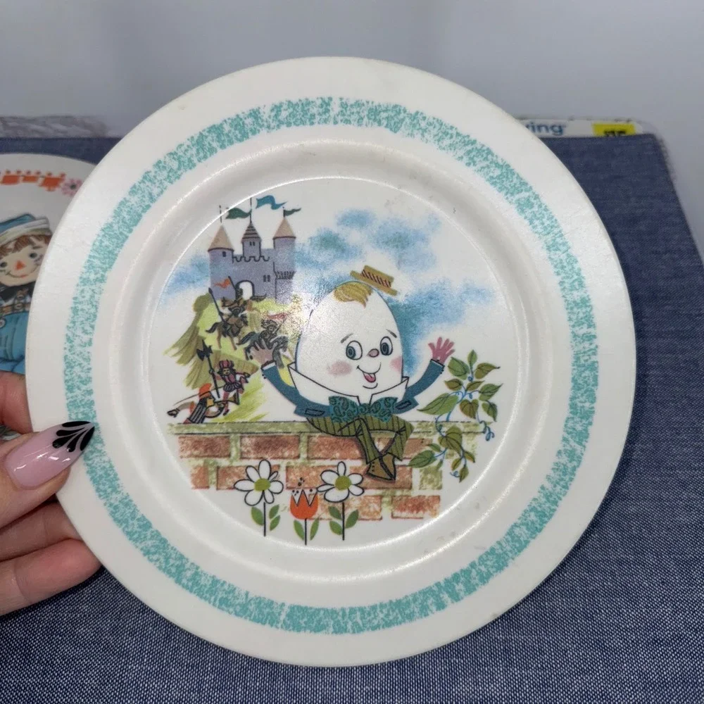 Vtg Oneida Deluxe Raggedy Ann‎ Andy Humpty Dumpty Childrens Plates Set Of Two